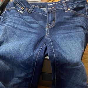 EUC worn maybe twice Maurice’s dark Blue Women’s Capris Sz. 6